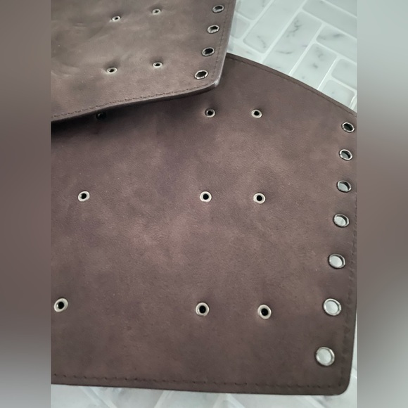 Vintage Renaissance Accessories Leather - Picture 13 of 17